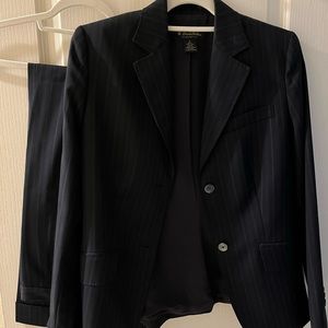 Brooks Brothers 100% Wool Navy Pinstriped Suit Fully Lined
